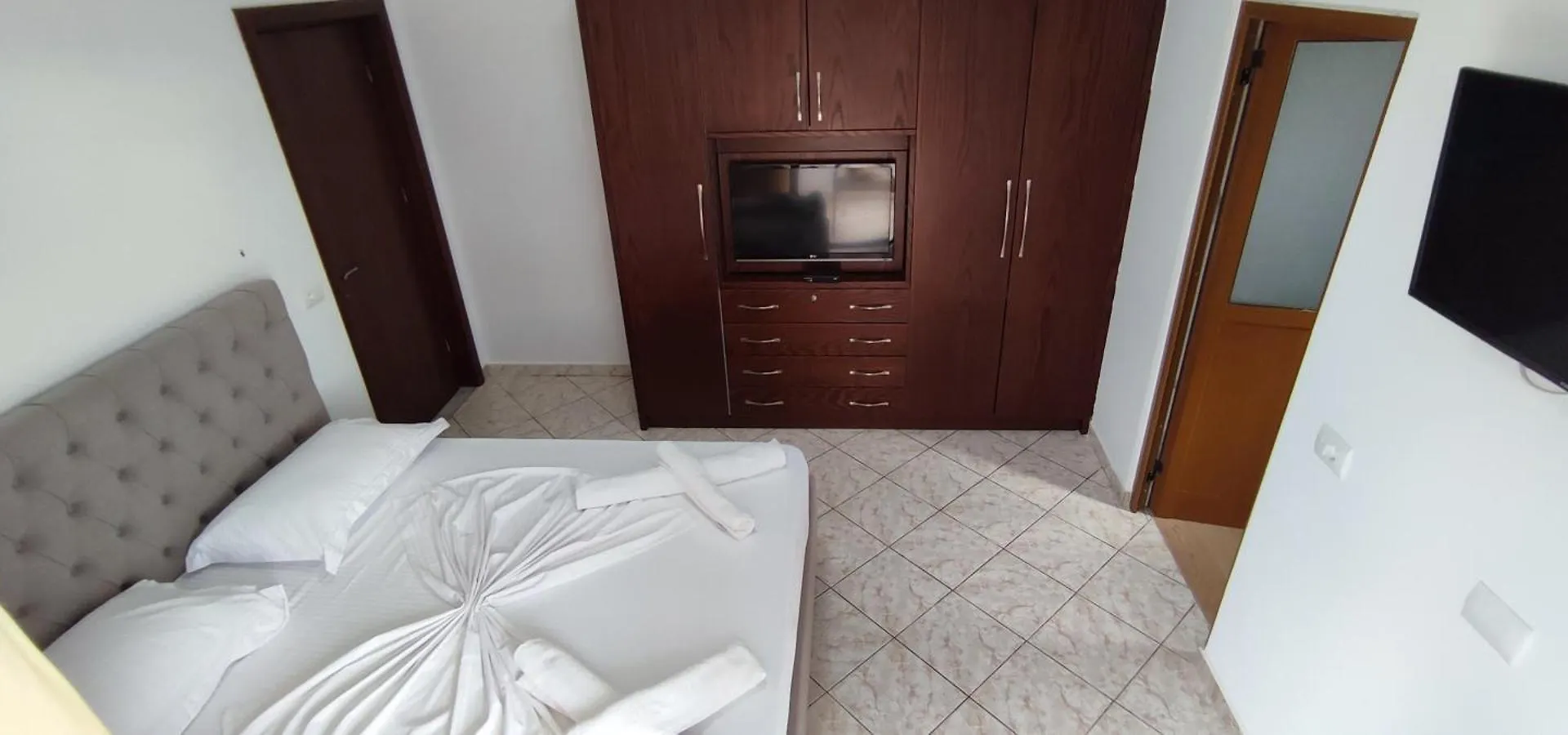 Villa Shapa Ksamil Guest house